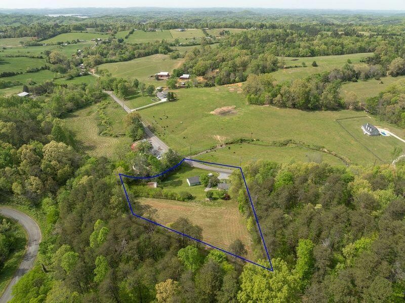 307 Blowing Cave Road Sevierville, TN 37876 - Photo 20 of 37 Gallery Image 20