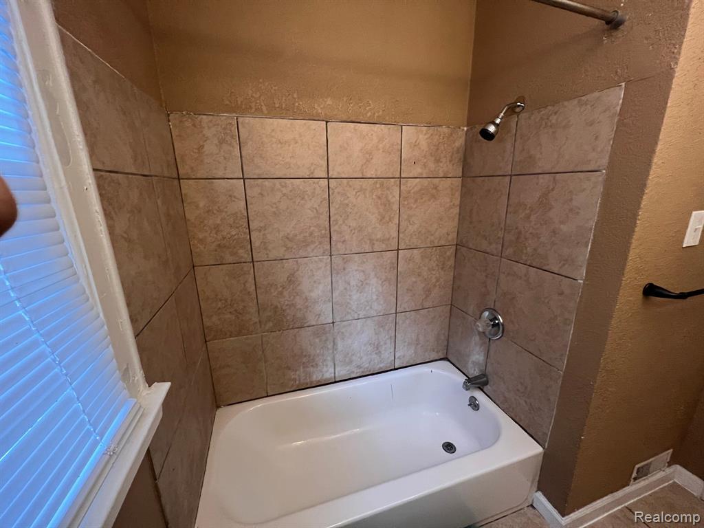 4207 Devonshire Road Detroit, MI 48224 - Photo 15 of 44