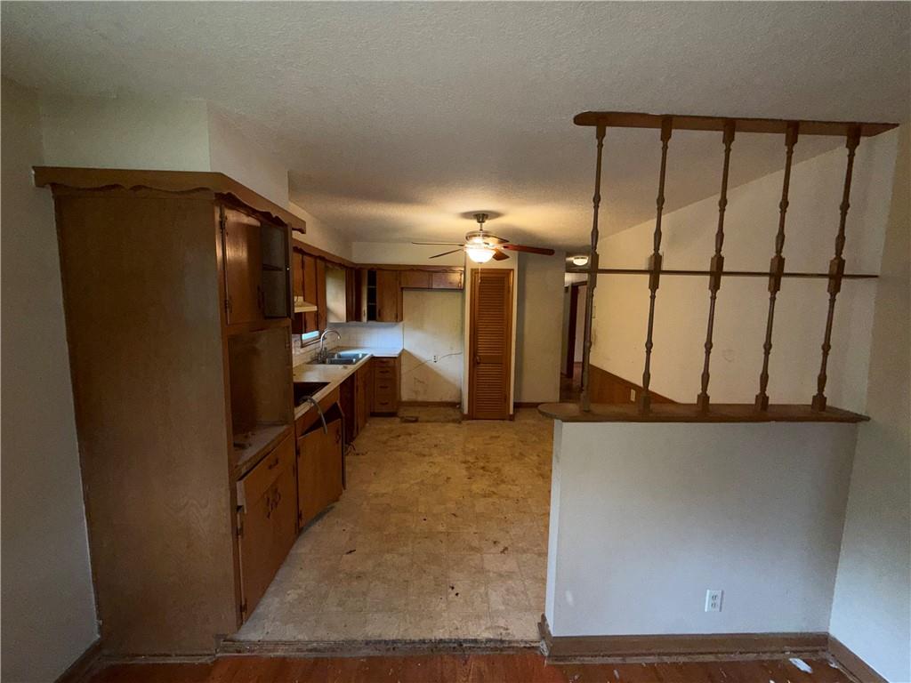 5008 Spring Street Kansas City, MO 64133 - Photo 15 of 36