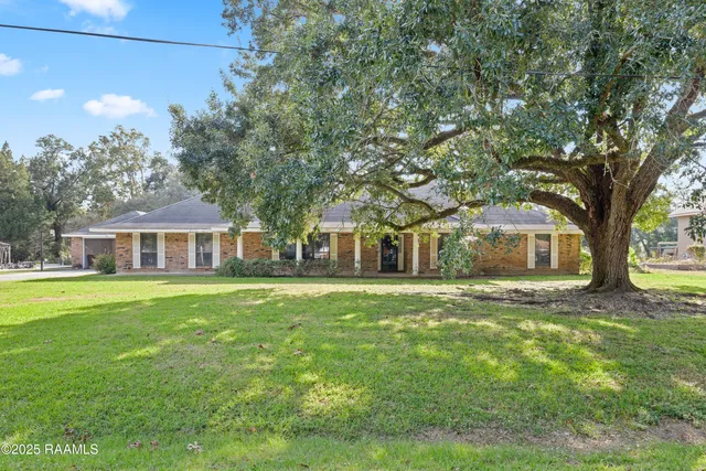$200,000 | 716 Interlaken Drive, New Iberia, LA 70563