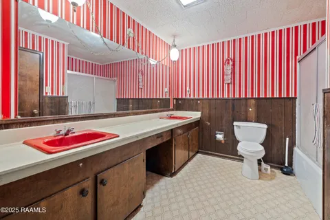 $200,000 | 716 Interlaken Drive, New Iberia, LA 70563