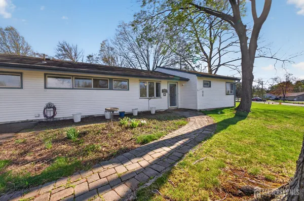 $540,000 | 1 Cambridge Road, Kendall Park, NJ 08824