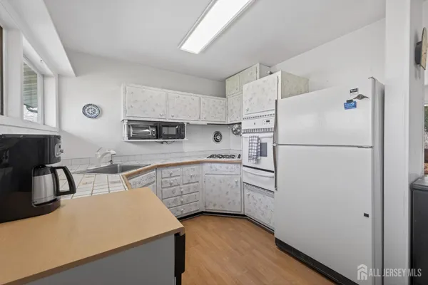 $540,000 | 1 Cambridge Road, Kendall Park, NJ 08824