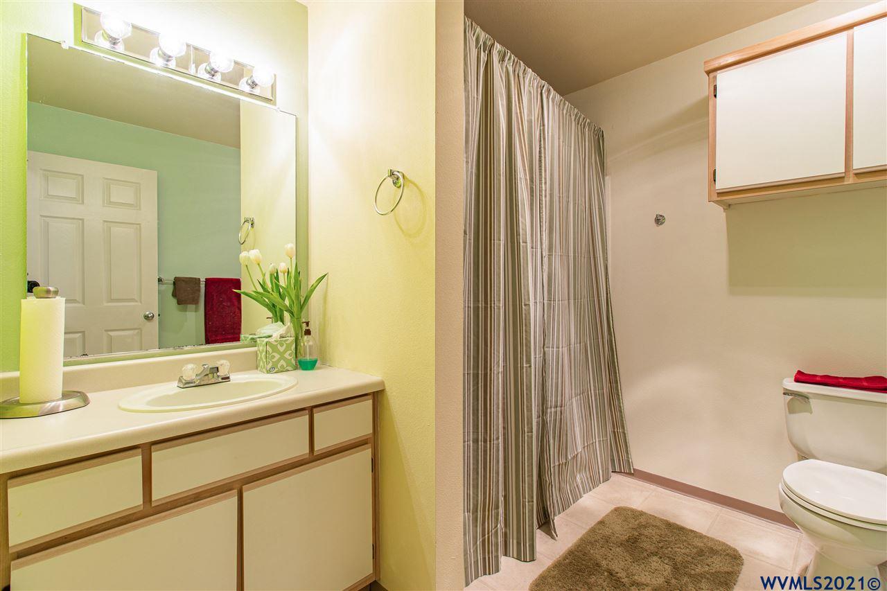 5156 Southwest Multnomah Boulevard Portland, OR 97219 - Photo 22 of 25 Gallery Image 22