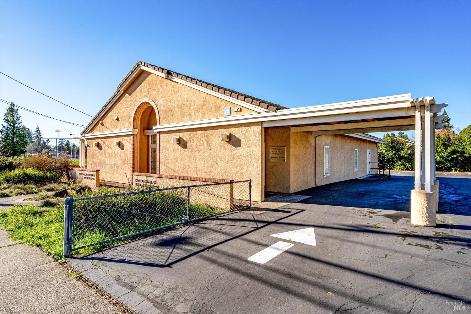 1105 University Avenue Healdsburg, CA 95448 - Photo 3 of 29 a view of a back yard of a house