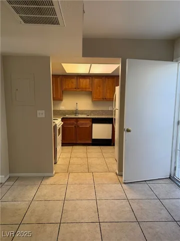 $1,195 | 237 North 18th Street, Unit B, Las Vegas, NV 89101