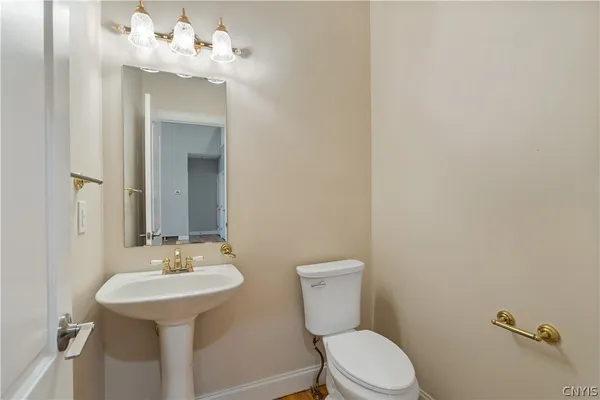 $599,999 | 7541 Plum Hollow Circle, Clay, NY 13090