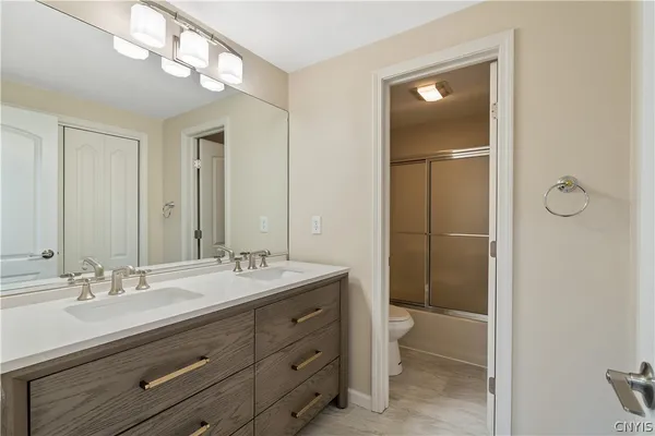 $599,999 | 7541 Plum Hollow Circle, Clay, NY 13090