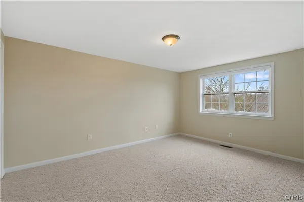 $599,999 | 7541 Plum Hollow Circle, Clay, NY 13090