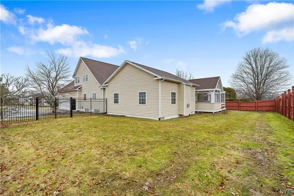 $599,999 | 7541 Plum Hollow Circle, Clay, NY 13090