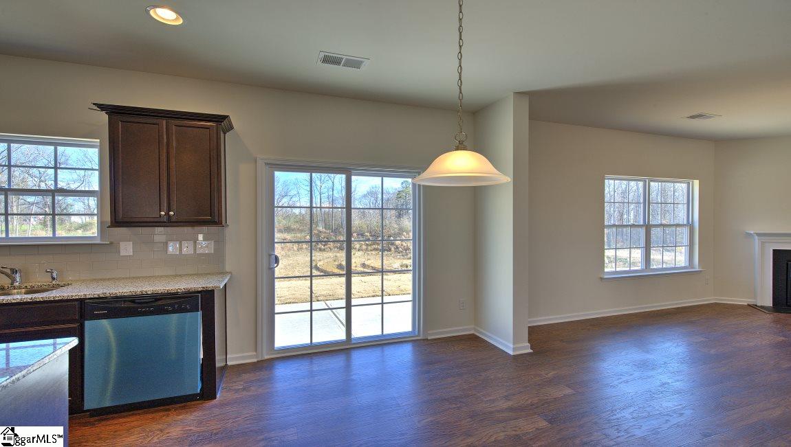 216 Addlestone Circle Fountain Inn, SC 29644 - Photo 11 of 33 Gallery Image 11