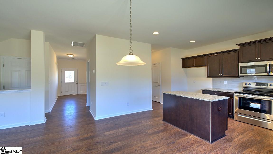 216 Addlestone Circle Fountain Inn, SC 29644 - Photo 9 of 33 Gallery Image 9