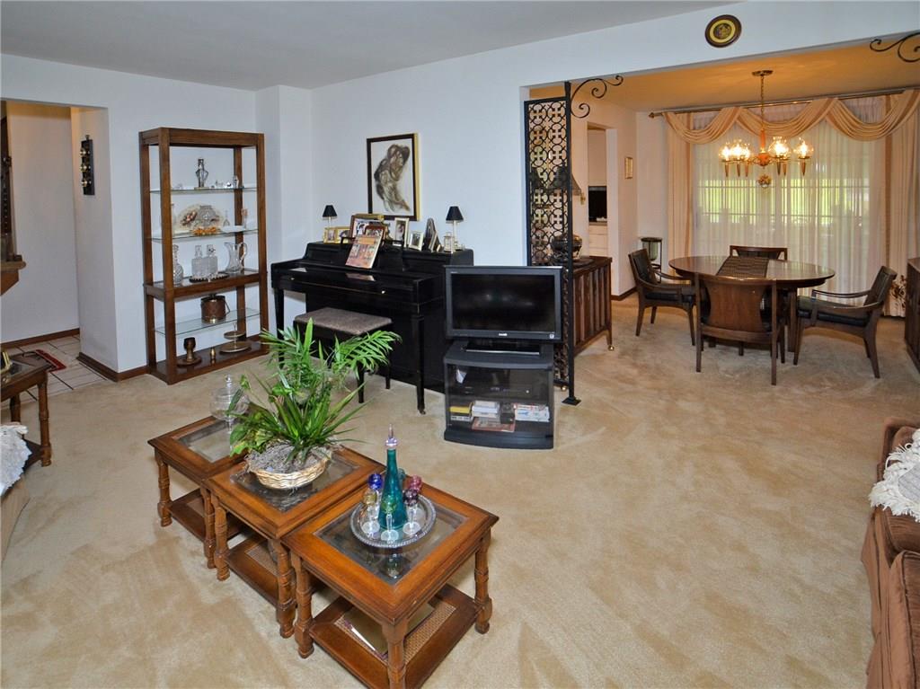 7930 Dollman Road Pittsburgh, PA 15235 - Photo 10 of 25 Gallery Image 10