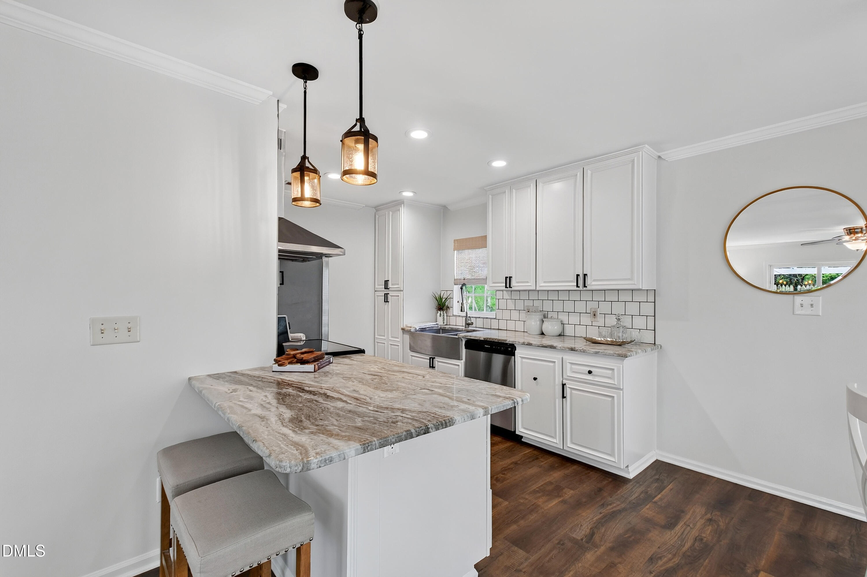 1341 Crabtree Boulevard Raleigh, NC 27610 - Photo 16 of 48 Crabtree (29)