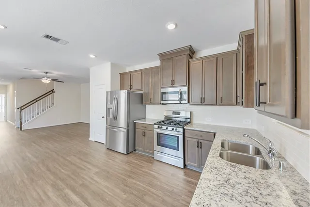 $2,500 | 115 Silver Sky Street, Conroe, TX 77304