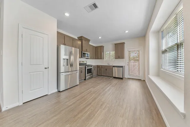 $2,500 | 115 Silver Sky Street, Conroe, TX 77304