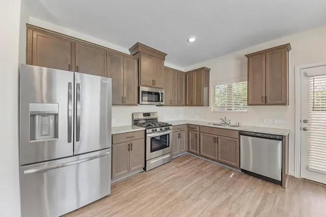 $2,500 | 115 Silver Sky Street, Conroe, TX 77304