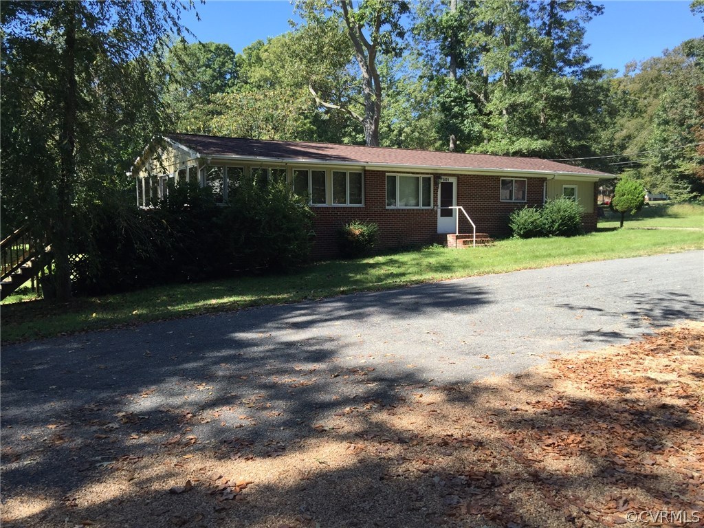 5021 Holly Road Quinton, VA 23141 - Photo 6 of 9 Gallery Image 6