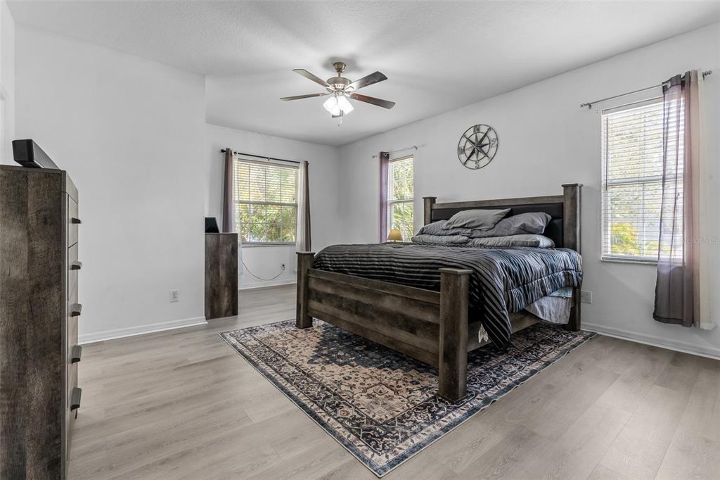 4068 Alan Drive Largo, FL 33771 - Photo 23 of 40