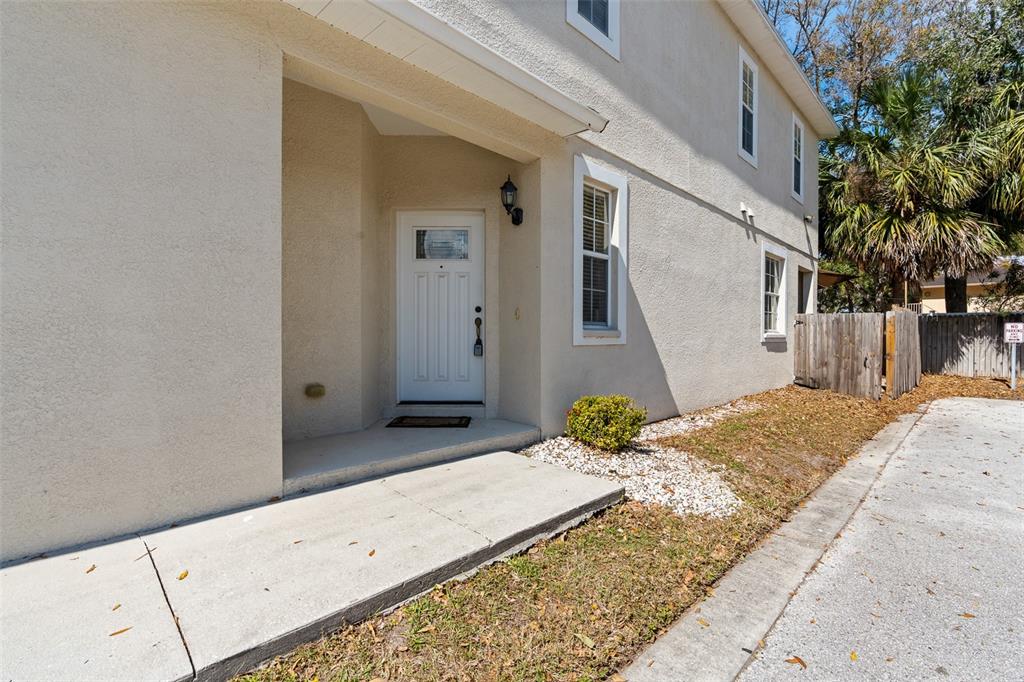 4068 Alan Drive Largo, FL 33771 - Photo 3 of 40
