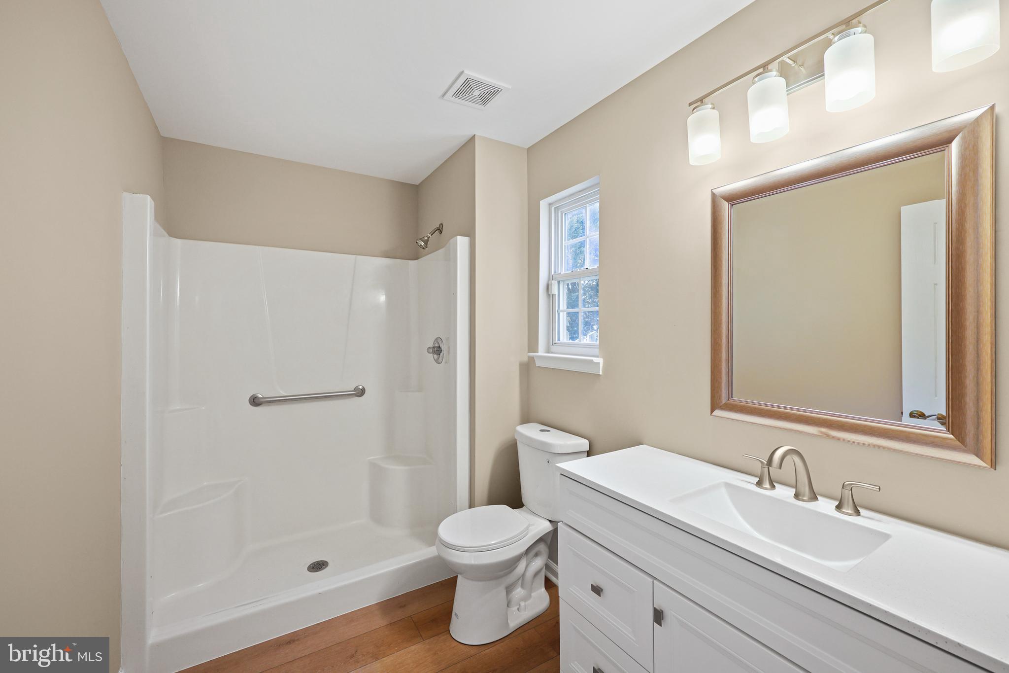 7409 Sandy Spring Road Laurel, MD 20707 - Photo 17 of 52 Primary bath