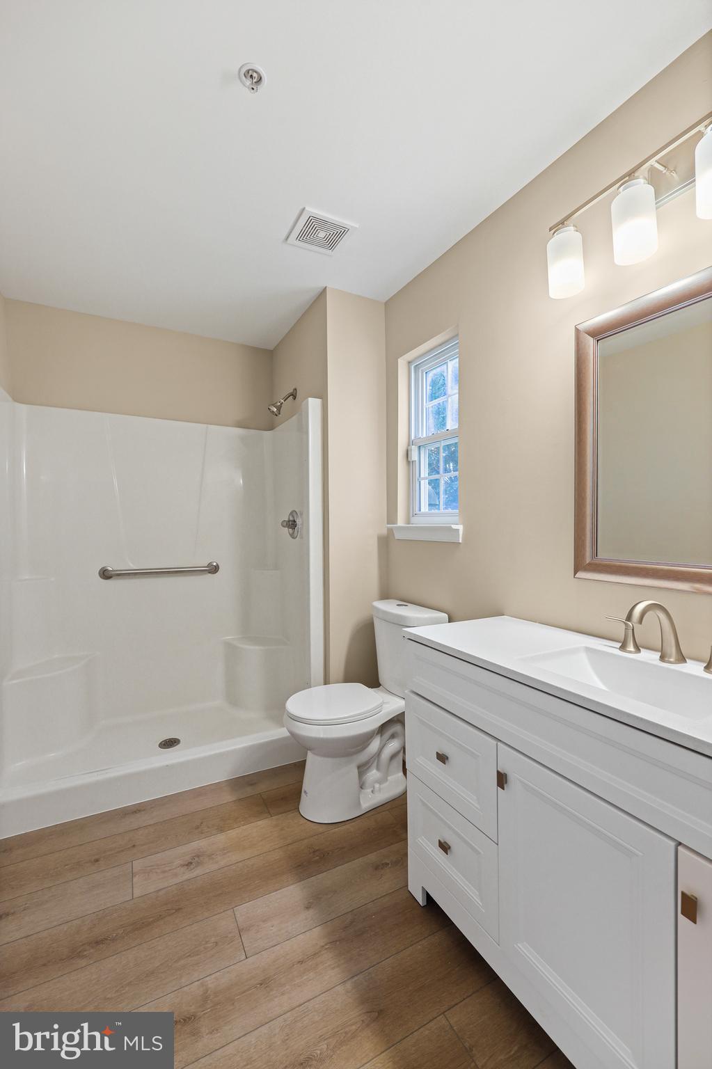 7409 Sandy Spring Road Laurel, MD 20707 - Photo 18 of 52 Primary bath