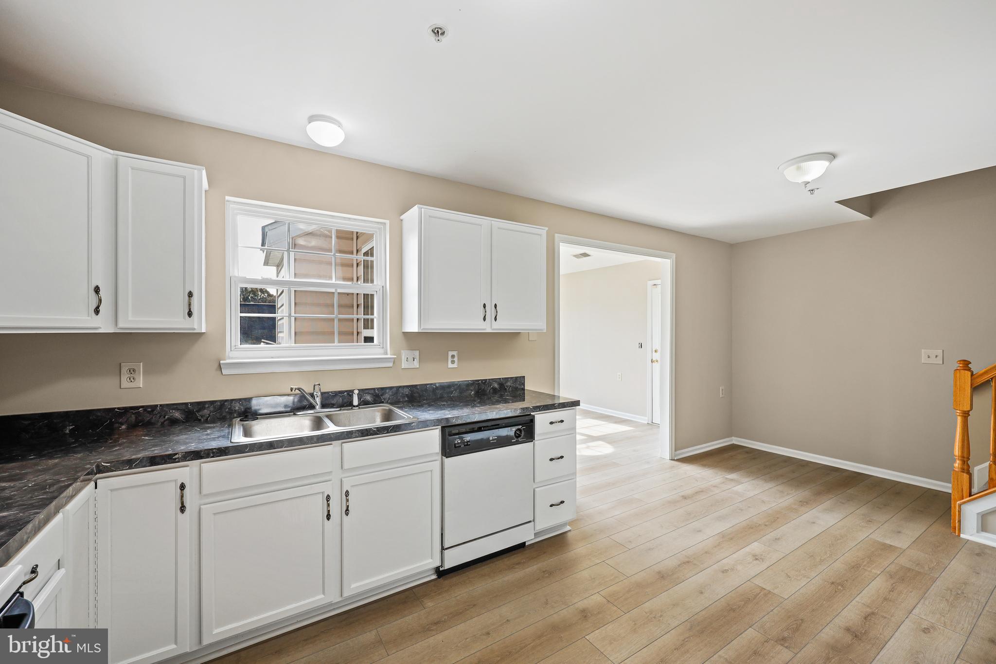 7409 Sandy Spring Road Laurel, MD 20707 - Photo 5 of 52 Kitchen with breakfast nook
