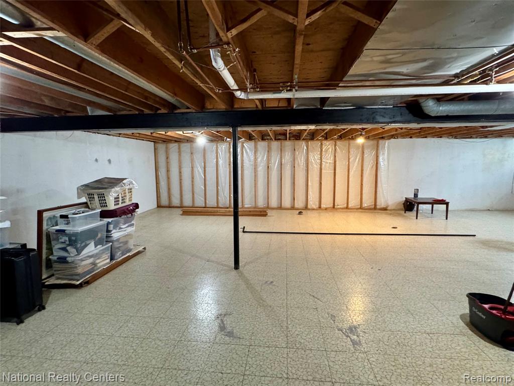 40684 Village Wood Road Novi, MI 48375 - Photo 19 of 23 Gallery Image 19
