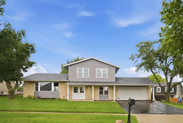 $525,000 | 1596 Texas Street, Elk Grove Village, IL 60007