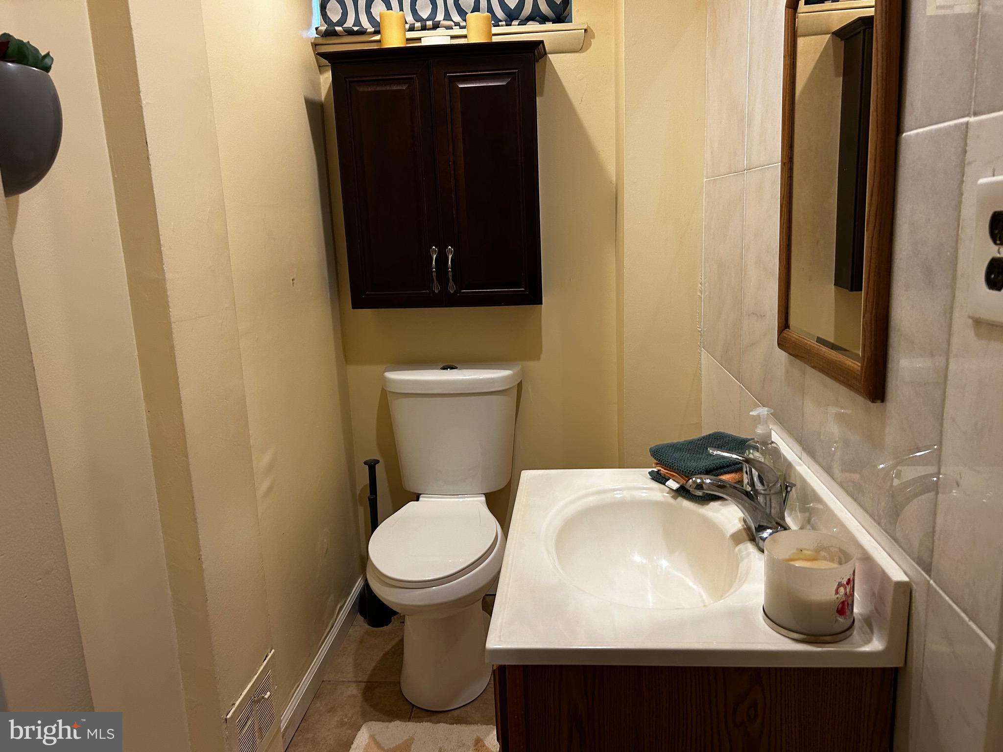 724 Concord Road Glen Mills, PA 19342 - Photo 8 of 13 Main floor powder room