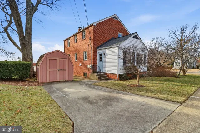 $899,000 | 2127 Patrick Henry Drive, Arlington, VA 22205