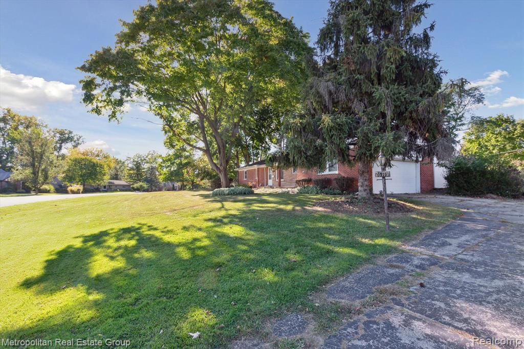 26115 Steele Road Farmington Hills, MI 48331 - Photo 4 of 40
