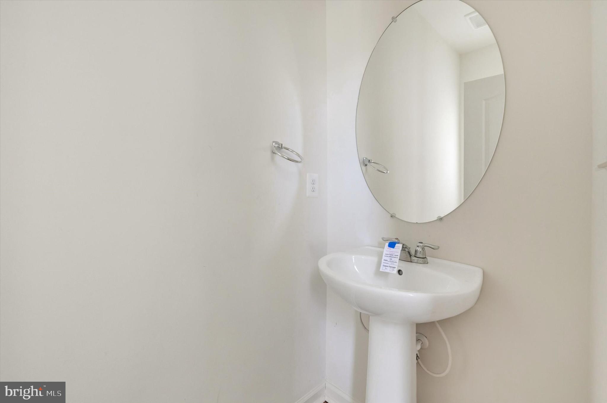 31407 Valley Green Road Millville, DE 19967 - Photo 4 of 28 First floor powder room