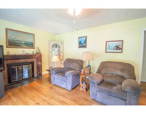 41 Senator Street Springfield, MA 01129 - Photo 3 of 16