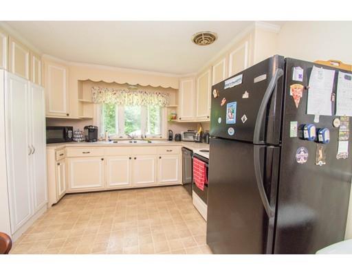 41 Senator Street Springfield, MA 01129 - Photo 6 of 16