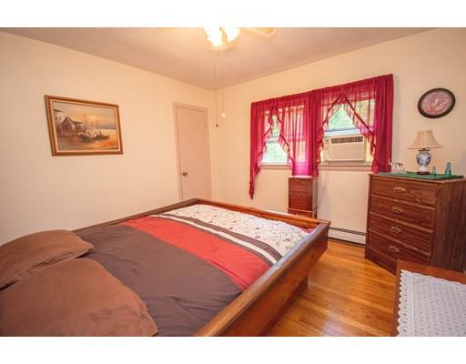 41 Senator Street Springfield, MA 01129 - Photo 8 of 16