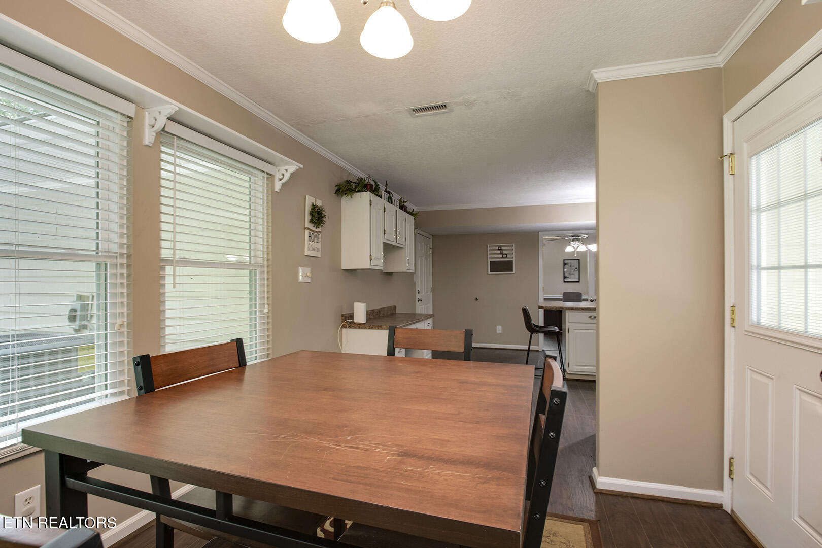 145 Van Stowe Road Harriman, TN 37748 - Photo 19 of 60 19_VanStoweRoad_145_Breakfast02