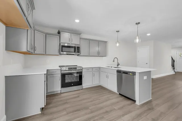 $215,900 | 133 Quarry Point Drive, Unit C133, Clarksville, TN 37043