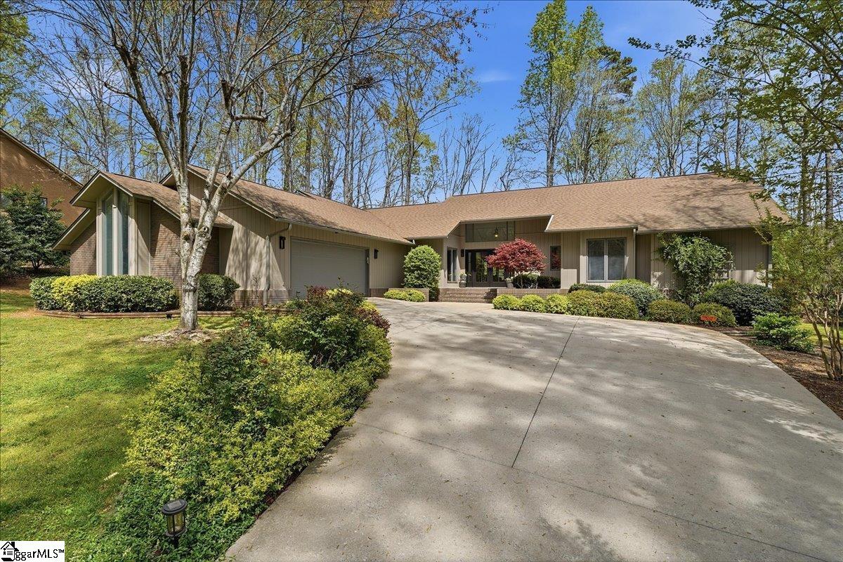 240 Stonehaven Way Seneca, SC 29672 - Photo 3 of 47