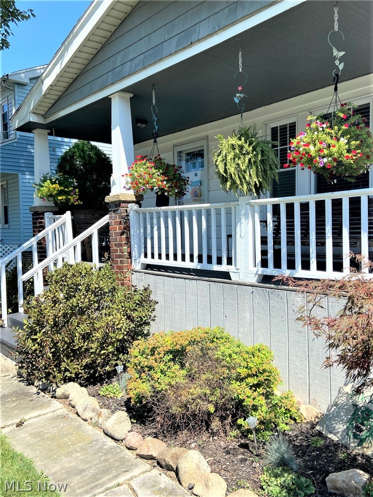 1587 Crestwood Road Cleveland, OH 44124 - Photo 2 of 18 Gallery Image 2