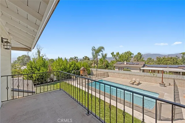 $1,150,000 | 30746 East Sunset Drive South, Redlands, CA 92373
