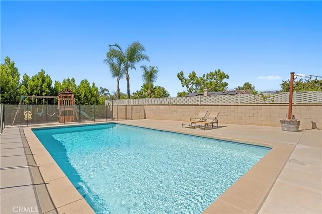 $1,150,000 | 30746 East Sunset Drive South, Redlands, CA 92373