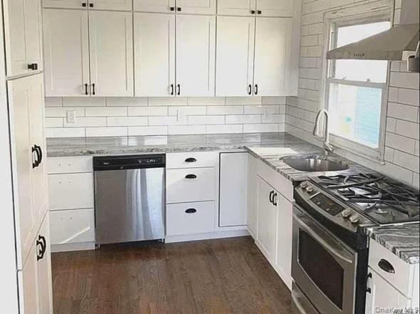 98 N Road Babylon, NY 11702 - Photo 3 of 9