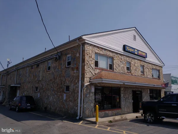 $1,400 | 47060 Harry Byrd Highway, Unit 202, Sterling, VA 20164