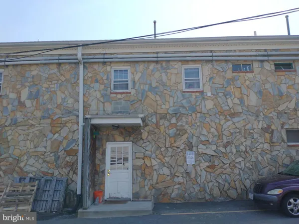$1,400 | 47060 Harry Byrd Highway, Unit 202, Sterling, VA 20164
