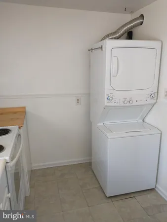 $1,400 | 47060 Harry Byrd Highway, Unit 202, Sterling, VA 20164