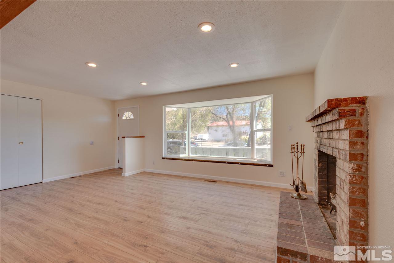 10815 Deodar Way Reno, NV 89506 - Photo 5 of 29 Photo 5