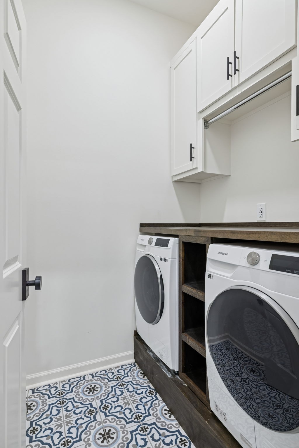 102 Pearl Street Franklin, TN 37064 - Photo 62 of 71 a utility room with dryer and washer