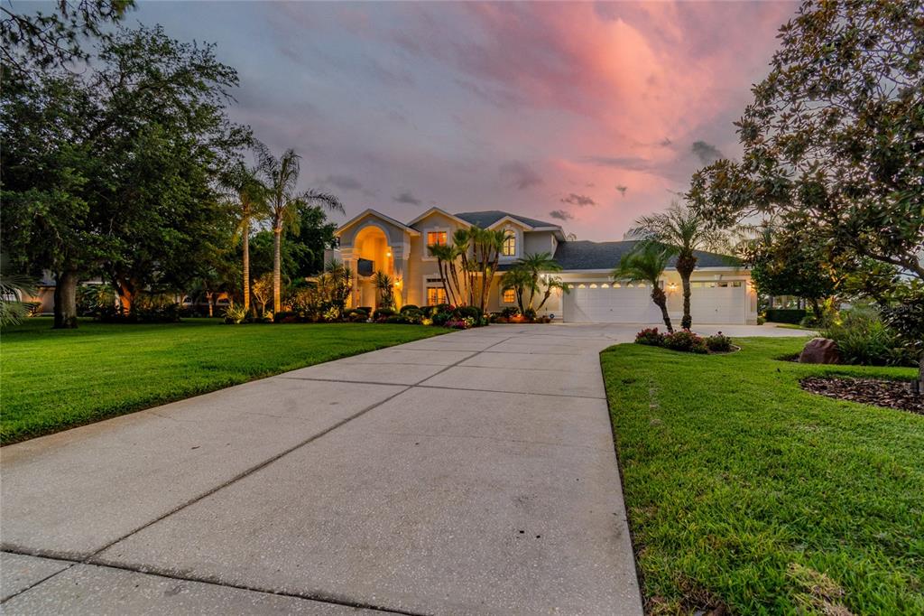 5851 Cachette De Riviera Court New Port Richey, FL 34655 - Photo 6 of 83