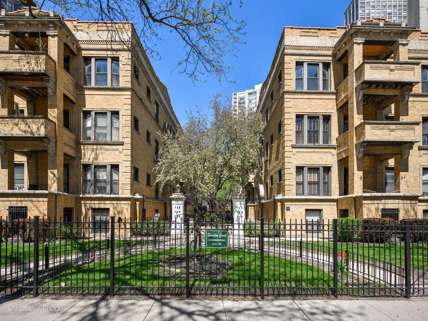 722 West Sheridan Road, Unit 1S Chicago, IL 60613 - Photo 1 of 5